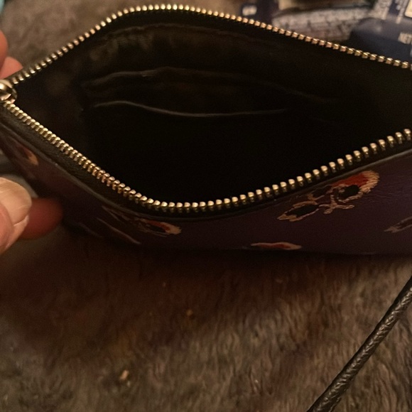 New never used Coach wristlet purple with flowers - Picture 2 of 2